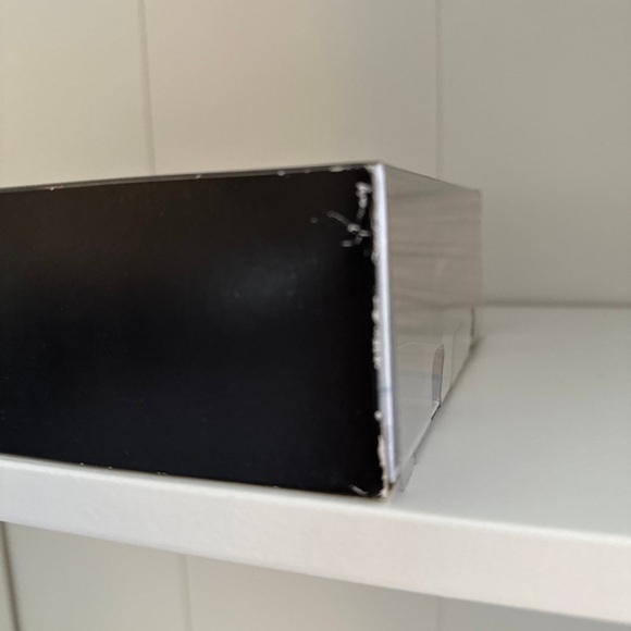 Barbie Signature Styled by Iris Apfel Doll - Blue and Gold - Picture 7 of 10